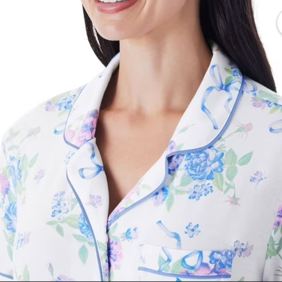 MEMBERSMARK Women’s Knit Short Sleeve Top & Shorts Viral Flowers & Bows - Picture 5 of 8